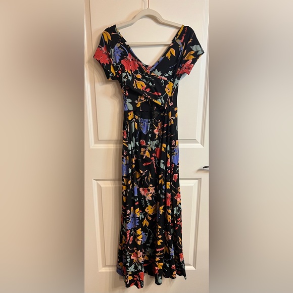 Women’s Floral Maxi Dress - Picture 2 of 5